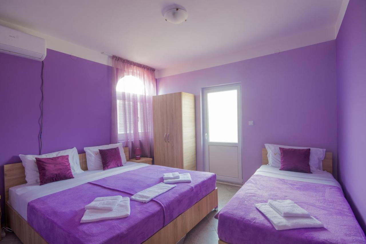 Apartments Astel บาร์ ภายนอก รูปภาพ