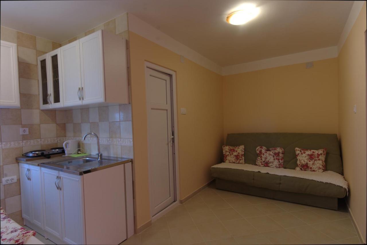 Apartments Astel บาร์ ภายนอก รูปภาพ