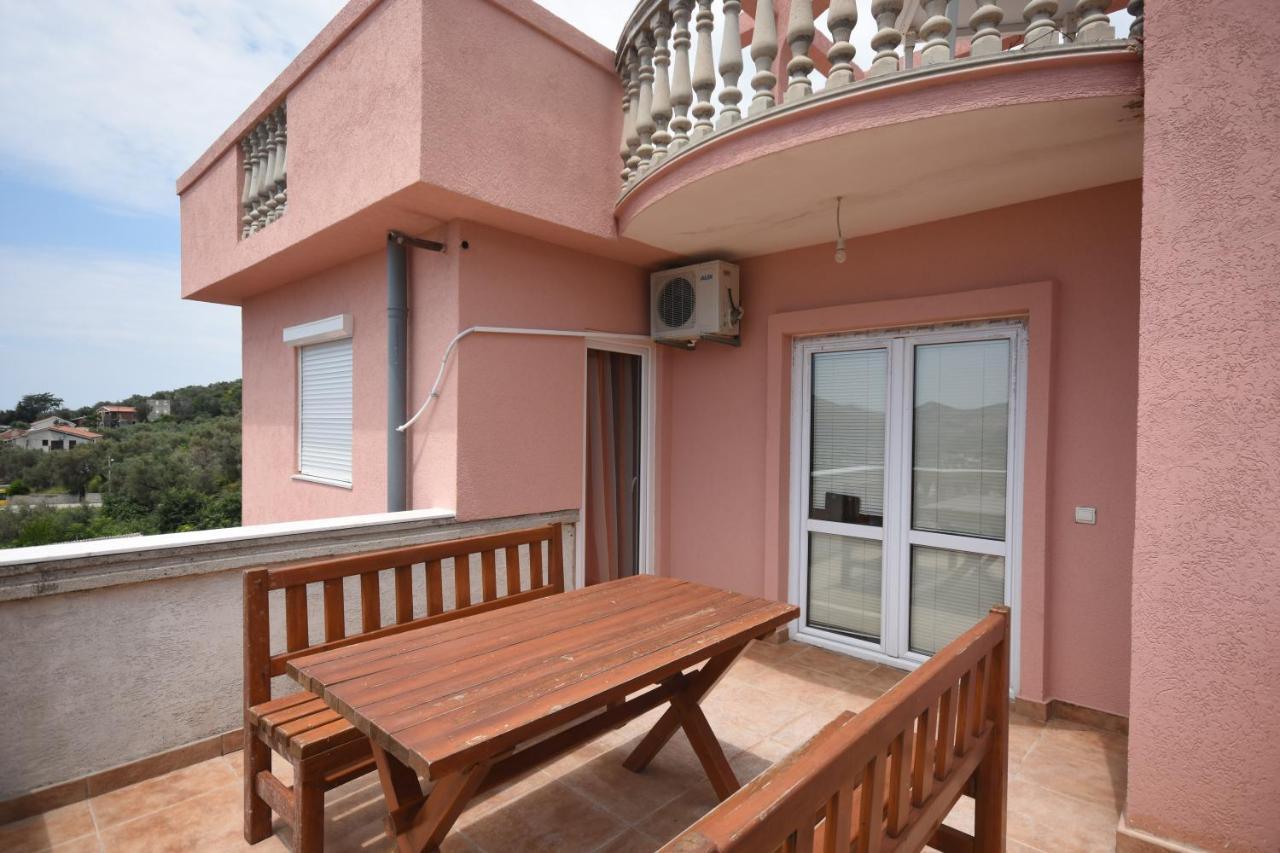 Apartments Astel บาร์ ภายนอก รูปภาพ