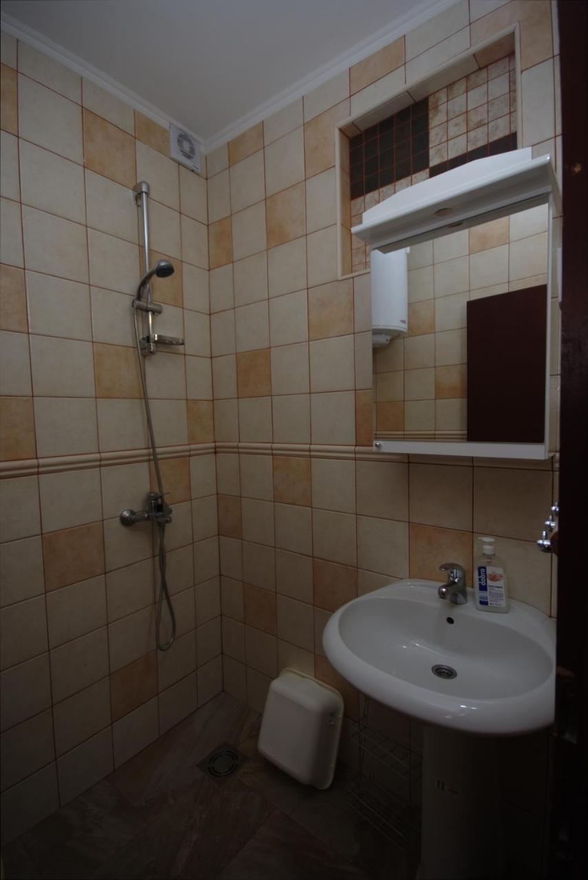 Apartments Astel บาร์ ภายนอก รูปภาพ