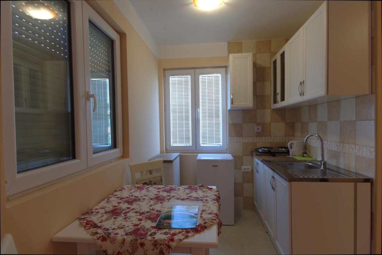 Apartments Astel บาร์ ภายนอก รูปภาพ