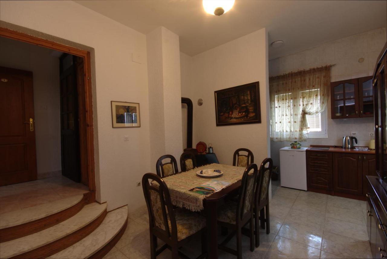 Apartments Astel บาร์ ภายนอก รูปภาพ