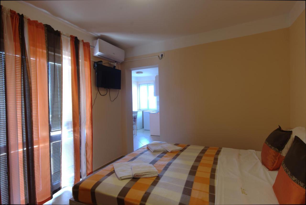 Apartments Astel บาร์ ภายนอก รูปภาพ